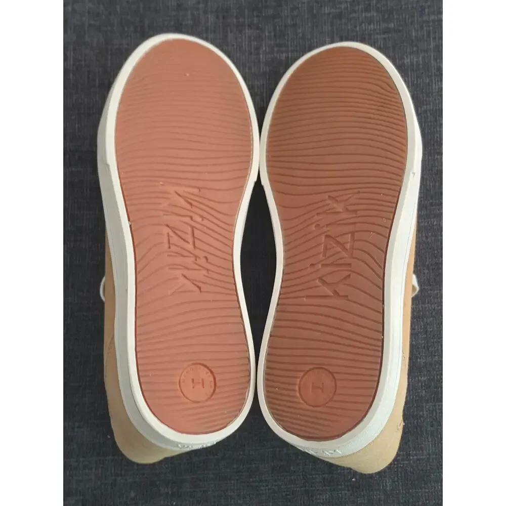 Kizik Irvine Hands Free Canvas Sneakers Maple Sugar Men 10
